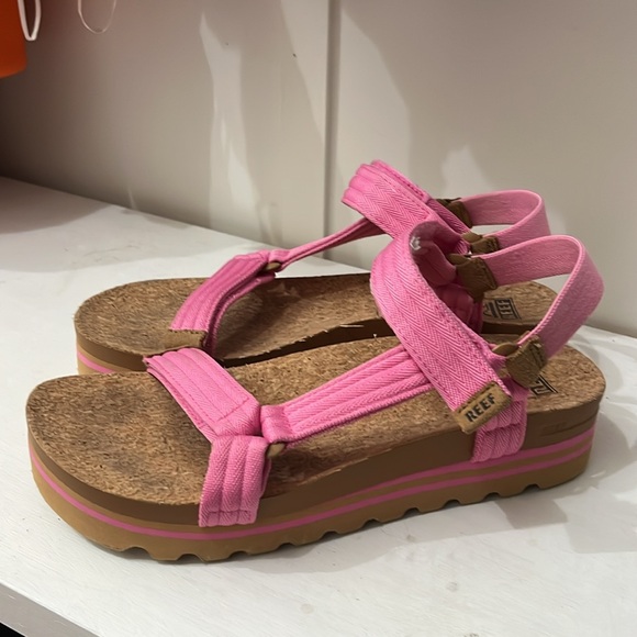 REEF Women’s Pink Platform Sandals 10 - Picture 4 of 6